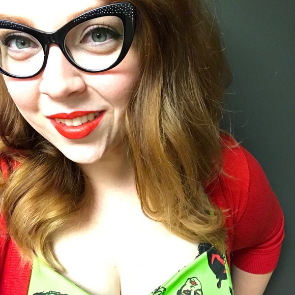 Meet your Posher, Lena - Picture 1 of 8